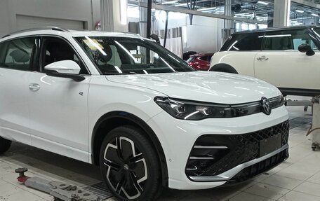 Volkswagen Tiguan, 2024 год, 4 790 000 рублей, 2 фотография