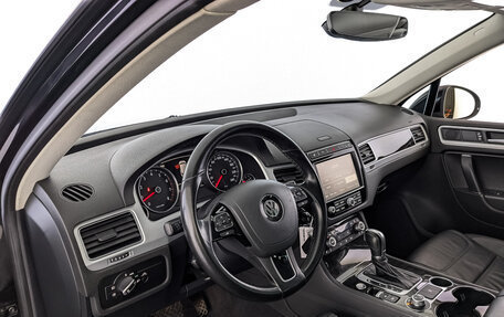 Volkswagen Touareg III, 2017 год, 2 800 000 рублей, 15 фотография