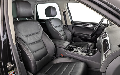 Volkswagen Touareg III, 2017 год, 2 800 000 рублей, 24 фотография