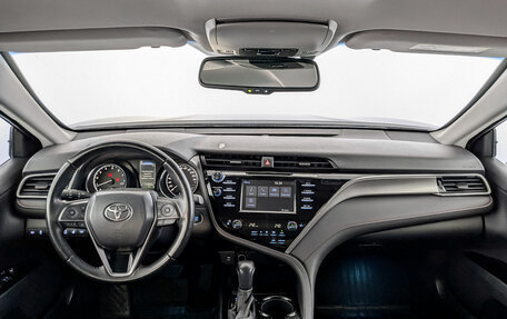 Toyota Camry, 2021 год, 3 050 000 рублей, 14 фотография