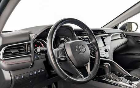 Toyota Camry, 2021 год, 3 050 000 рублей, 16 фотография