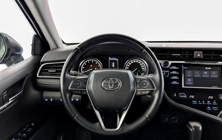Toyota Camry, 2021 год, 3 050 000 рублей, 22 фотография