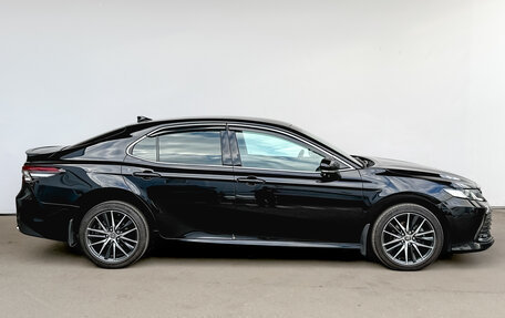 Toyota Camry, 2022 год, 3 530 000 рублей, 4 фотография