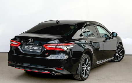 Toyota Camry, 2022 год, 3 530 000 рублей, 5 фотография