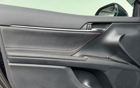 Toyota Camry, 2022 год, 3 530 000 рублей, 19 фотография