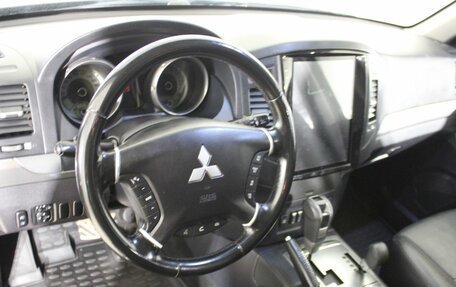 Mitsubishi Pajero IV, 2011 год, 1 870 000 рублей, 12 фотография