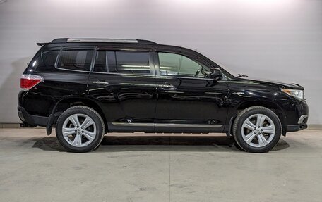 Toyota Highlander III, 2011 год, 1 905 000 рублей, 4 фотография