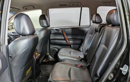 Toyota Highlander III, 2011 год, 1 905 000 рублей, 11 фотография