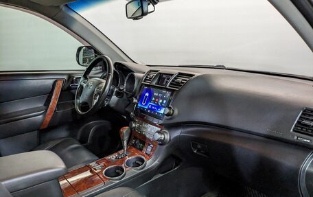 Toyota Highlander III, 2011 год, 1 905 000 рублей, 17 фотография