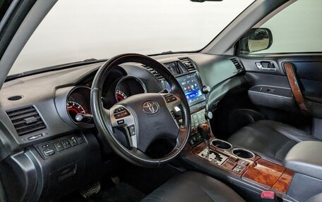 Toyota Highlander III, 2011 год, 1 905 000 рублей, 28 фотография
