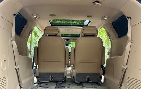 KIA Carnival III, 2018 год, 3 100 000 рублей, 10 фотография