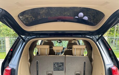 KIA Carnival III, 2018 год, 3 100 000 рублей, 7 фотография