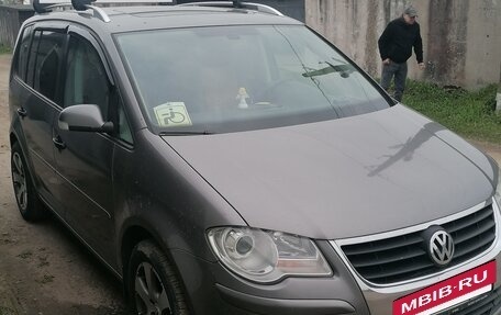 Volkswagen Touran III, 2007 год, 750 000 рублей, 2 фотография
