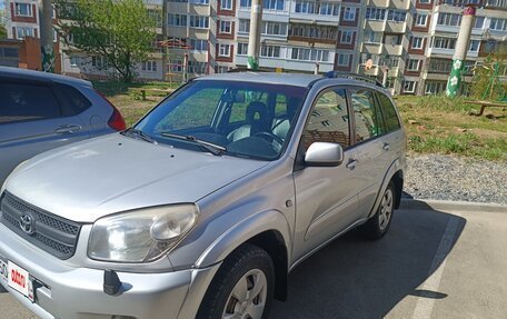 Toyota RAV4, 2004 год, 700 000 рублей, 4 фотография