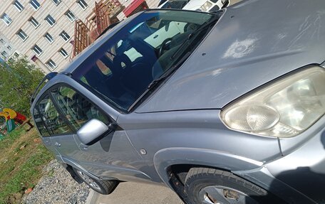 Toyota RAV4, 2004 год, 700 000 рублей, 3 фотография
