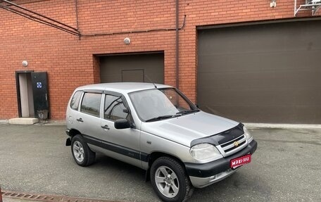 Chevrolet Niva I рестайлинг, 2004 год, 325 000 рублей, 1 фотография