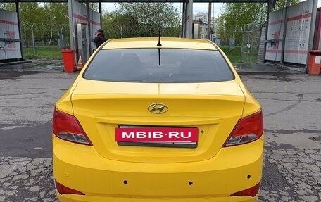 Hyundai Solaris II рестайлинг, 2015 год, 580 000 рублей, 4 фотография