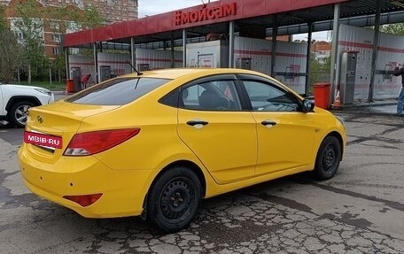 Hyundai Solaris II рестайлинг, 2015 год, 580 000 рублей, 3 фотография
