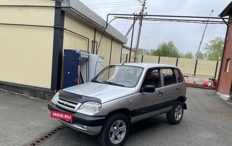 Chevrolet Niva I рестайлинг, 2004 год, 325 000 рублей, 2 фотография