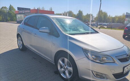 Opel Astra J, 2011 год, 770 000 рублей, 4 фотография