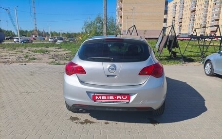 Opel Astra J, 2011 год, 770 000 рублей, 3 фотография