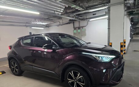 Toyota C-HR I рестайлинг, 2022 год, 3 300 000 рублей, 3 фотография