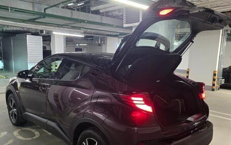 Toyota C-HR I рестайлинг, 2022 год, 3 300 000 рублей, 7 фотография