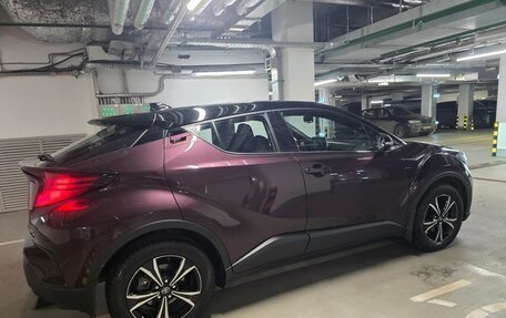 Toyota C-HR I рестайлинг, 2022 год, 3 300 000 рублей, 6 фотография