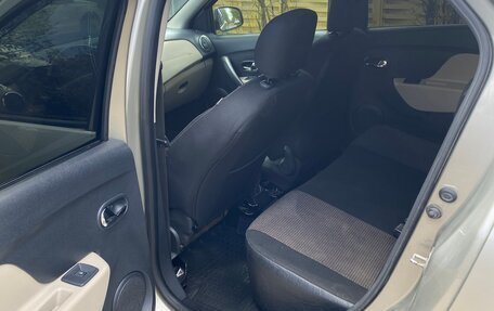 Renault Logan II, 2015 год, 800 000 рублей, 10 фотография