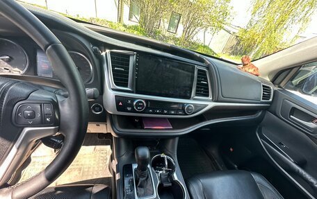 Toyota Highlander III, 2014 год, 2 999 000 рублей, 16 фотография