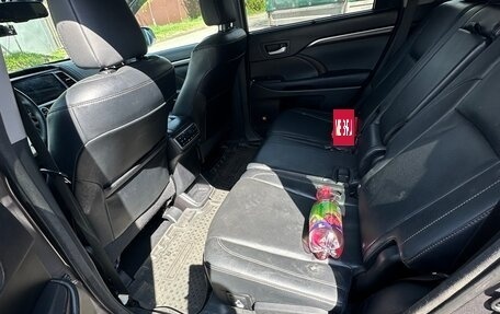 Toyota Highlander III, 2014 год, 2 999 000 рублей, 22 фотография