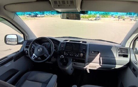 Volkswagen Caravelle T5, 2012 год, 2 350 000 рублей, 8 фотография