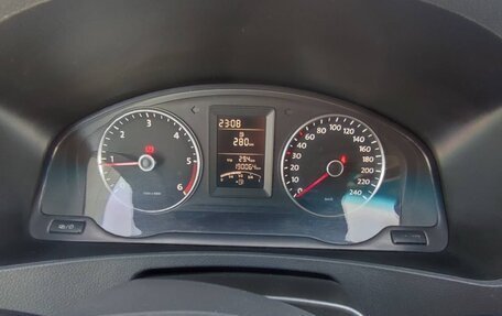 Volkswagen Caravelle T5, 2012 год, 2 350 000 рублей, 14 фотография