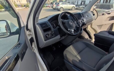 Volkswagen Caravelle T5, 2012 год, 2 350 000 рублей, 12 фотография