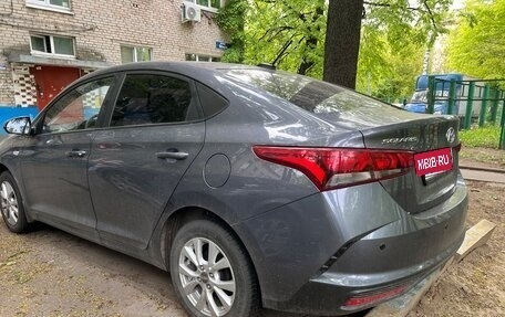 Hyundai Solaris II рестайлинг, 2021 год, 2 000 000 рублей, 6 фотография