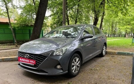 Hyundai Solaris II рестайлинг, 2021 год, 2 000 000 рублей, 5 фотография