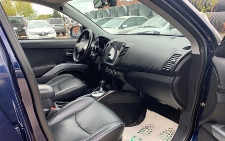 Mitsubishi Outlander III рестайлинг 3, 2011 год, 1 550 000 рублей, 14 фотография
