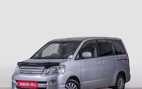 Toyota Noah III, 2006 год, 1 179 000 рублей, 2 фотография