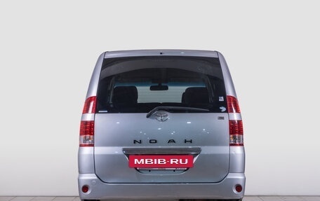 Toyota Noah III, 2006 год, 1 179 000 рублей, 5 фотография