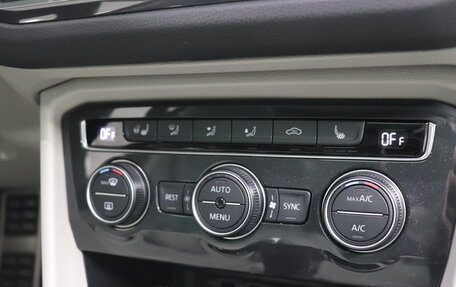 Volkswagen Tiguan II, 2020 год, 3 153 000 рублей, 16 фотография