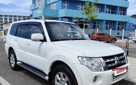 Mitsubishi Pajero IV, 2011 год, 2 449 000 рублей, 2 фотография