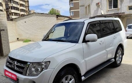 Mitsubishi Pajero IV, 2011 год, 2 449 000 рублей, 3 фотография