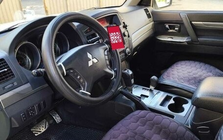 Mitsubishi Pajero IV, 2011 год, 2 449 000 рублей, 6 фотография