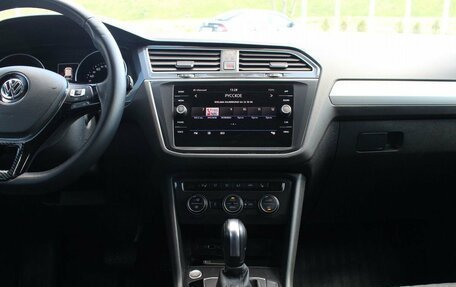 Volkswagen Tiguan II, 2020 год, 2 639 000 рублей, 10 фотография