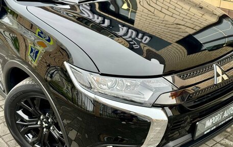 Mitsubishi Outlander III рестайлинг 3, 2020 год, 2 499 900 рублей, 3 фотография