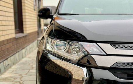 Mitsubishi Outlander III рестайлинг 3, 2020 год, 2 499 900 рублей, 5 фотография