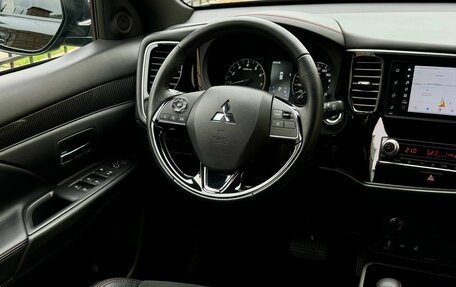 Mitsubishi Outlander III рестайлинг 3, 2020 год, 2 499 900 рублей, 16 фотография