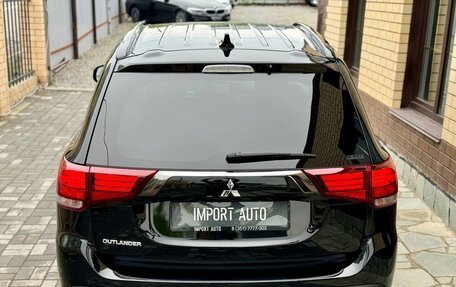 Mitsubishi Outlander III рестайлинг 3, 2020 год, 2 499 900 рублей, 14 фотография
