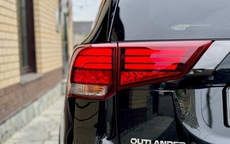 Mitsubishi Outlander III рестайлинг 3, 2020 год, 2 499 900 рублей, 12 фотография