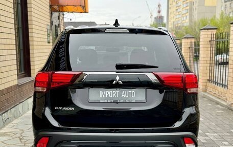 Mitsubishi Outlander III рестайлинг 3, 2020 год, 2 499 900 рублей, 11 фотография